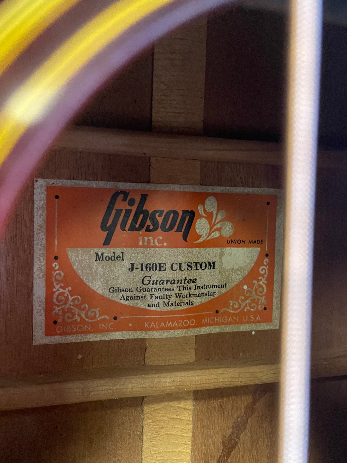 Early 70’s Gibson J-160E Custom- Sunburst (USED)