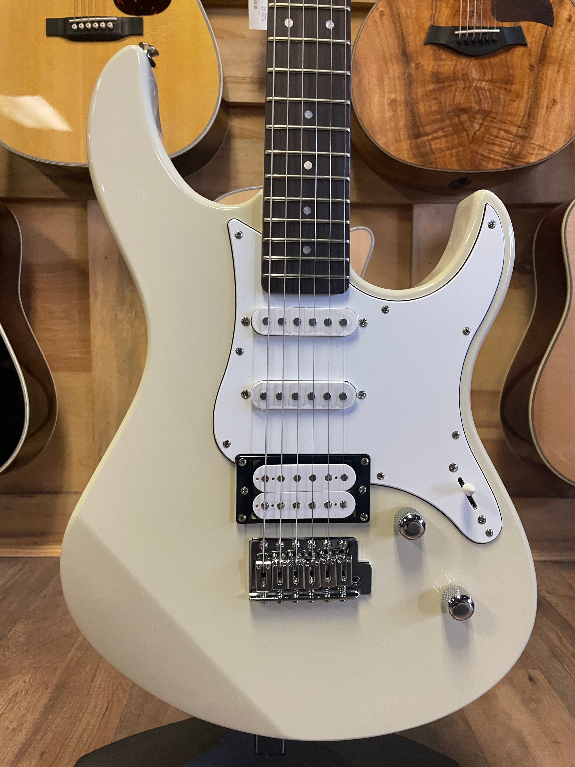 Yamaha PAC112V Pacifica Vintage White NEW Allen Music Shop