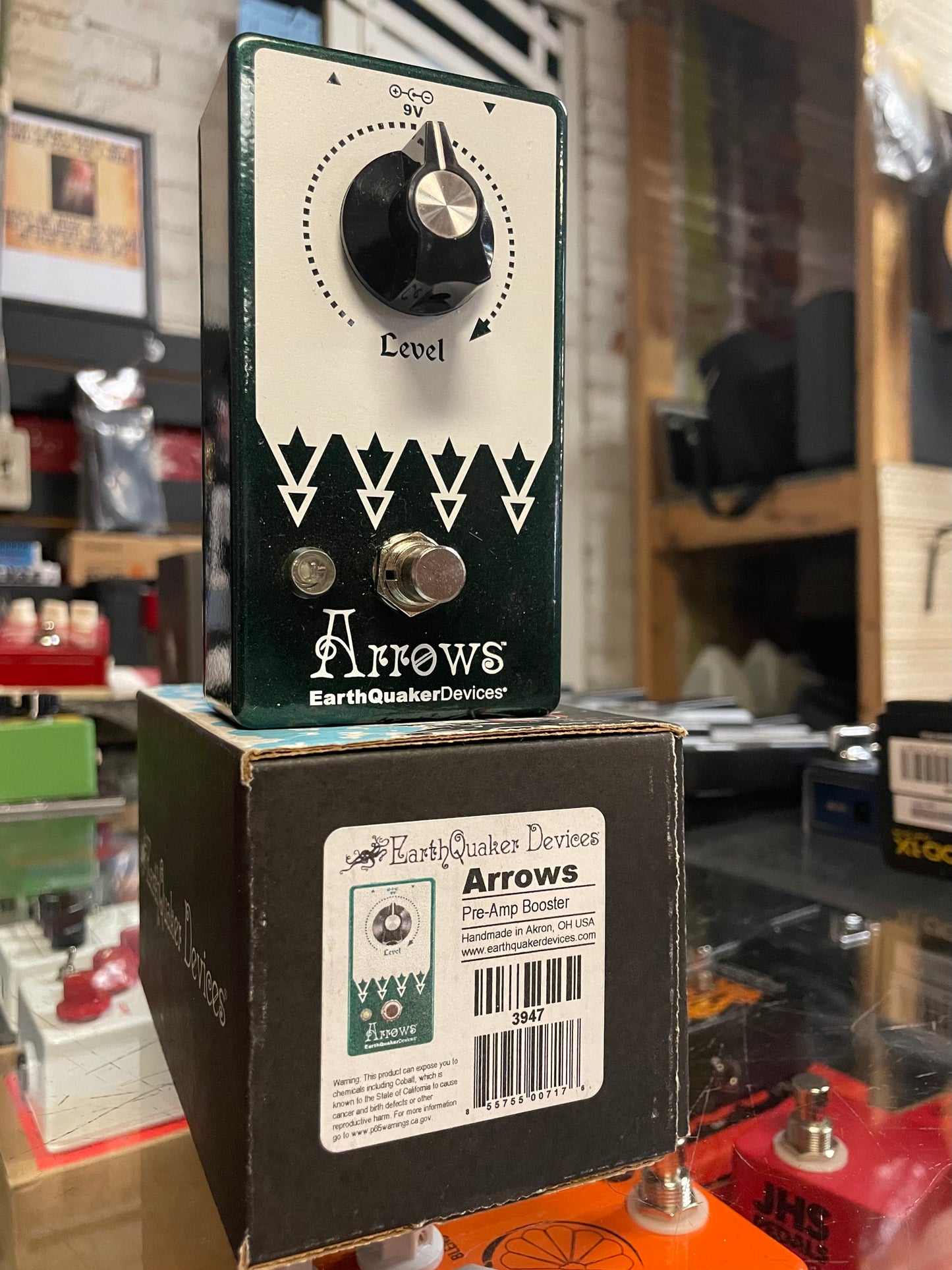 EarthQuaker Devices Arrows Preamp Booster V2 (NEW) – Allen Music Shop