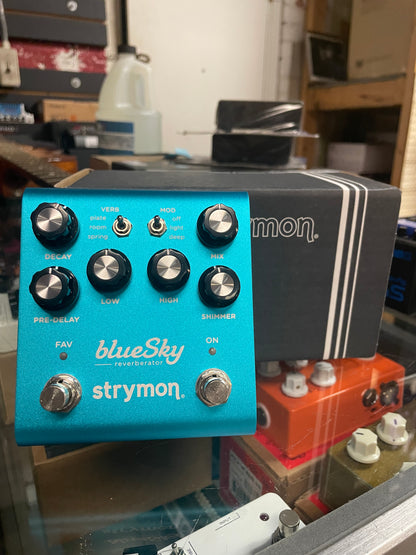 Strymon blueSky Reverberator Pedal V2 (NEW)