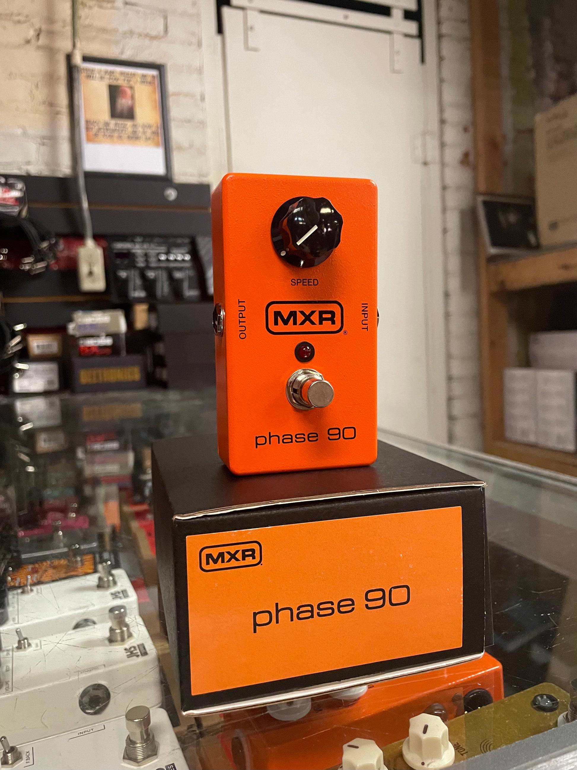 MXR M101 Phase 90 Phaser Pedal (NEW) – Allen Music Shop