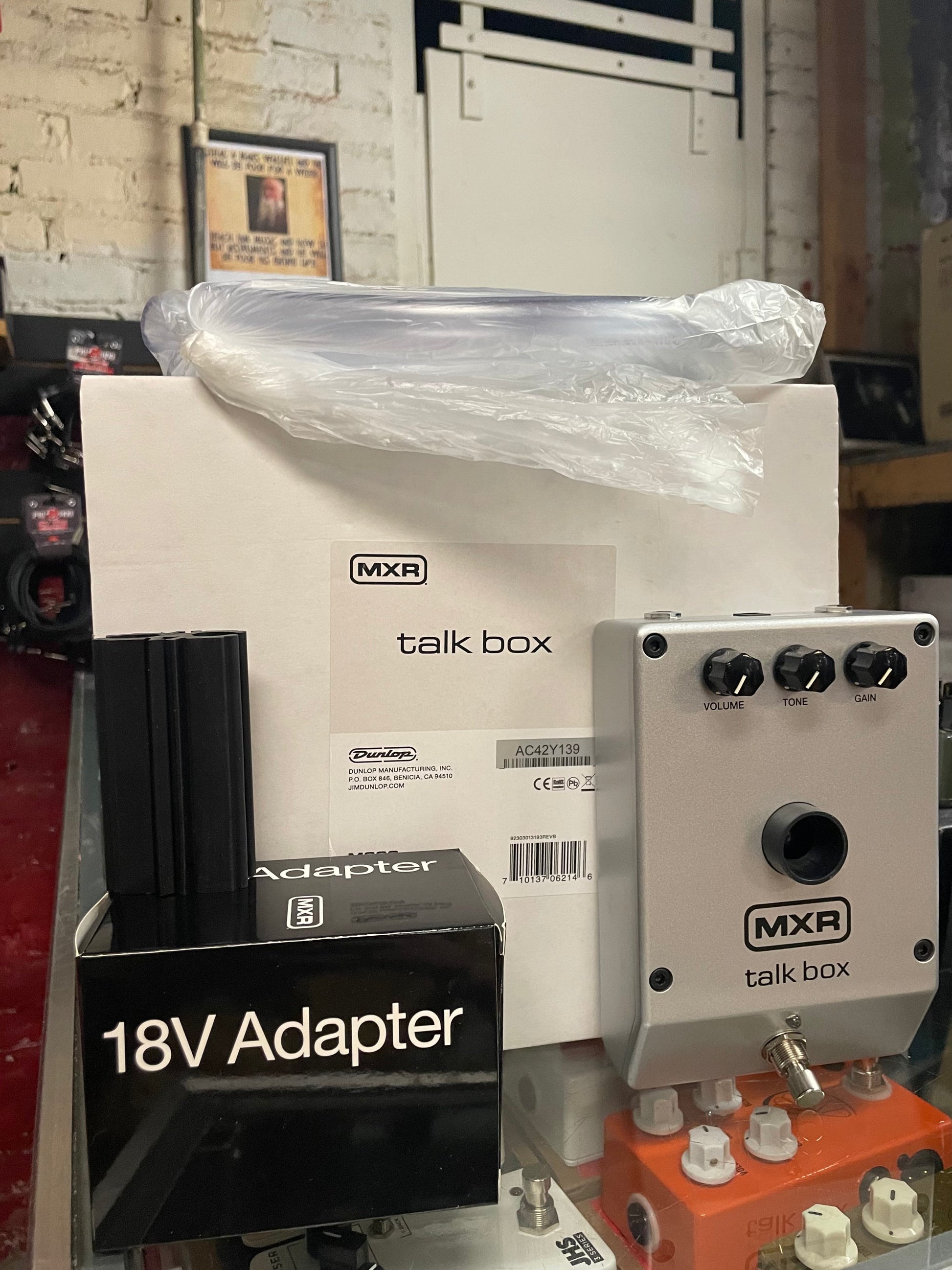 MXR M222 Talkbox (NEW) – Allen Music Shop MXR M222 Talkbox (NEW) – Allen Music Shop